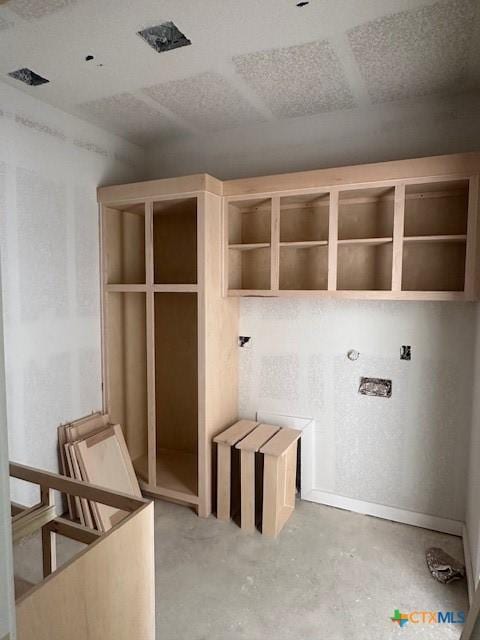 3718 Oglala Trl, Temple, TX 76502 - view of mudroom