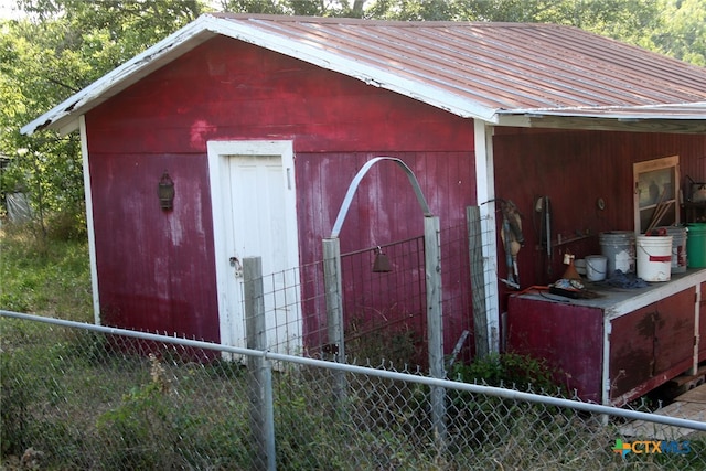 view of outbuilding