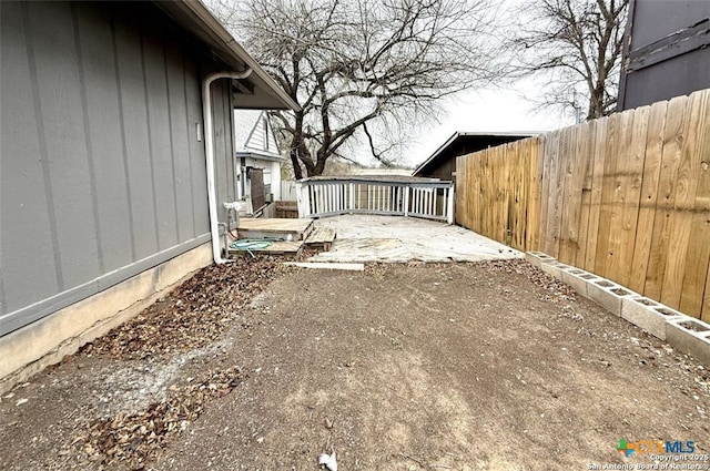 view of yard with a patio area