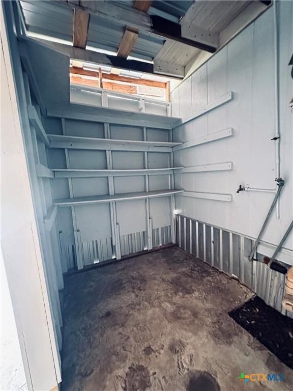 207 Schrimsher St, Yoakum, TX 77995 - view of garage