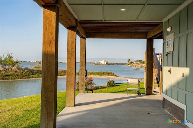 121 Bufflehead Ln, Rockport, TX 78382 - water view