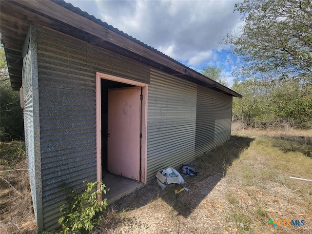 view of outbuilding