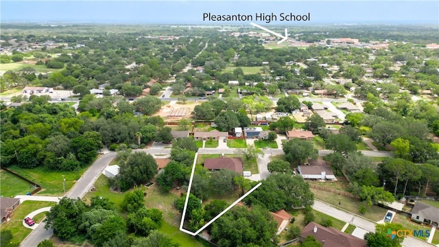 1233 Oakcrest Dr, Pleasanton, TX 78064 - aerial view of property's location featuring property boundaries highlighted