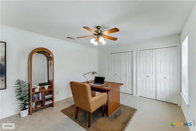 1233 Oakcrest Dr, Pleasanton, TX 78064 - office space featuring a ceiling fan