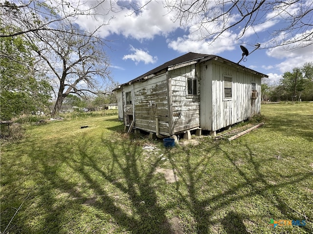 view of outdoor structure with an outdoor structure