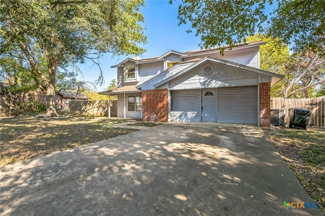 view of front property