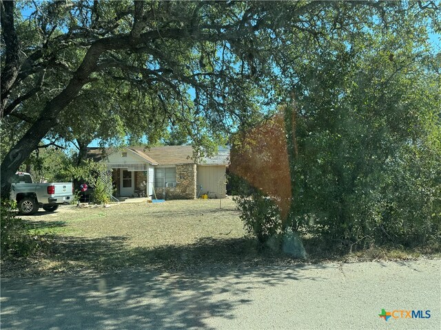 view of front of house with a front yard