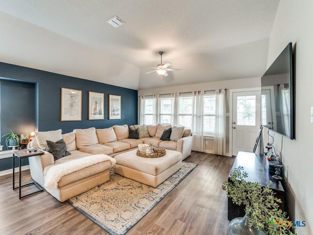 1136 Amber Lk, Seguin, TX 78155 - photo 4