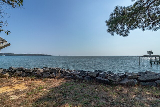 1367 Kent Point Rd, Kilmarnock, VA 22482