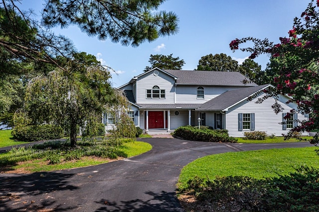 view of front property