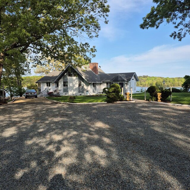 view of front of house featuring driveway