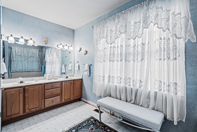 1753 N Independence Dr, Montross, VA 22520 - full bath with double vanity and baseboards
