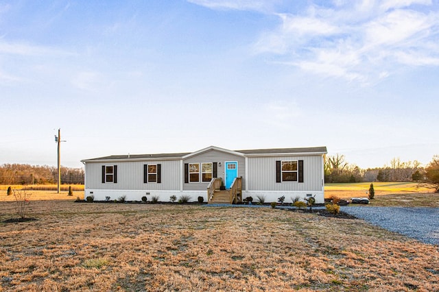 manufactured / mobile home featuring crawl space