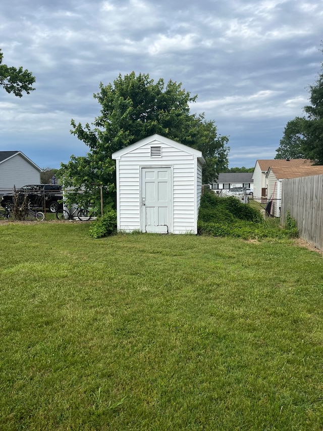 155 Rouzie Dr, Tappahannock, VA 22560 - view of yard