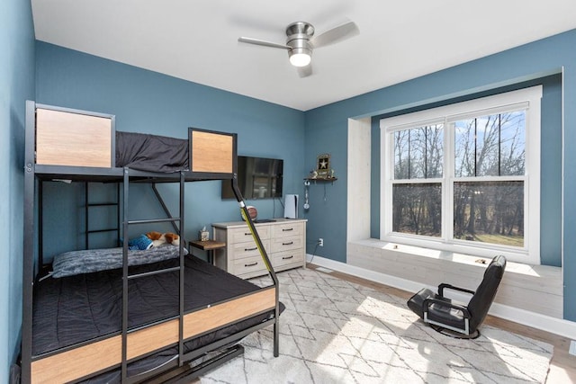 bedroom featuring ceiling fan