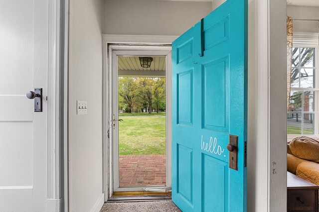15498 Kings Hwy, Montross, VA 22520 - entrance foyer with baseboards