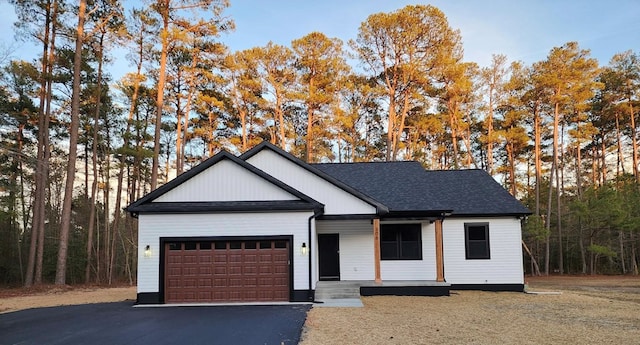 view of front facade featuring a garage