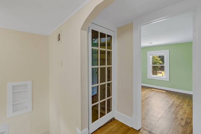 19 Wharton Grove Ln, Weems, VA 22576 - detailed view of arched walkways and wood finished floors