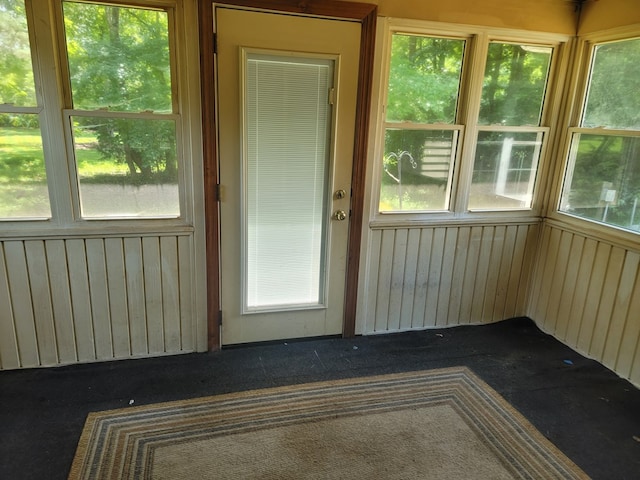 31 Moccasin Trl, Weems, VA 22576 - view of unfurnished sunroom