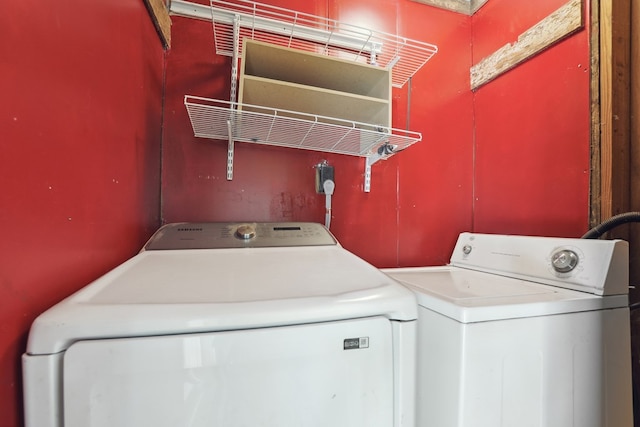 63 Pioneer Trl, Hague, VA 22469 - laundry room featuring washer and dryer