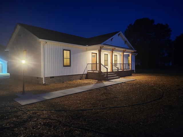 2976 Newmans Neck Rd, Heathsville, VA 22473 - modern farmhouse style home with crawl space and a porch