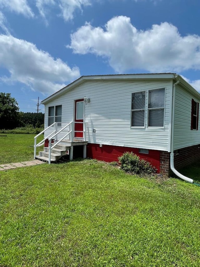 91 Dameron Dr, Hague, VA 22469 - view of front of home with a front yard and crawl space