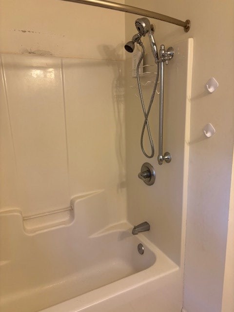 bathroom featuring shower / bathtub combination