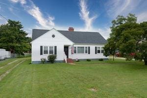 76 Glenn St, Montross, VA 22520 - photo 1