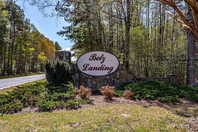 view of community / neighborhood sign