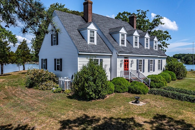 view of front facade featuring a front lawn