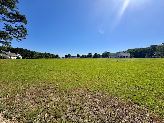4 River Village Dr, Weems, VA 22576