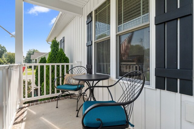 181 W Banbury Rd, Tappahannock, VA 22560