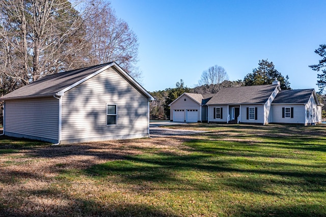 view of front of property with a front yard