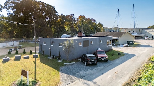 view of front of house with a front lawn