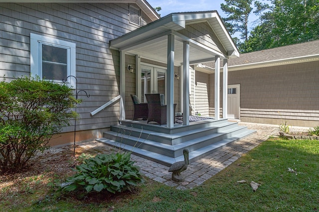604 High Point Trl, Heathsville, VA 22473 - entrance to property with a porch