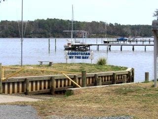 46 Forest Ln, Lancaster, VA 22503