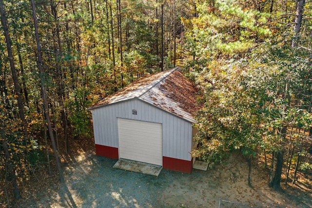 view of outdoor structure featuring a garage