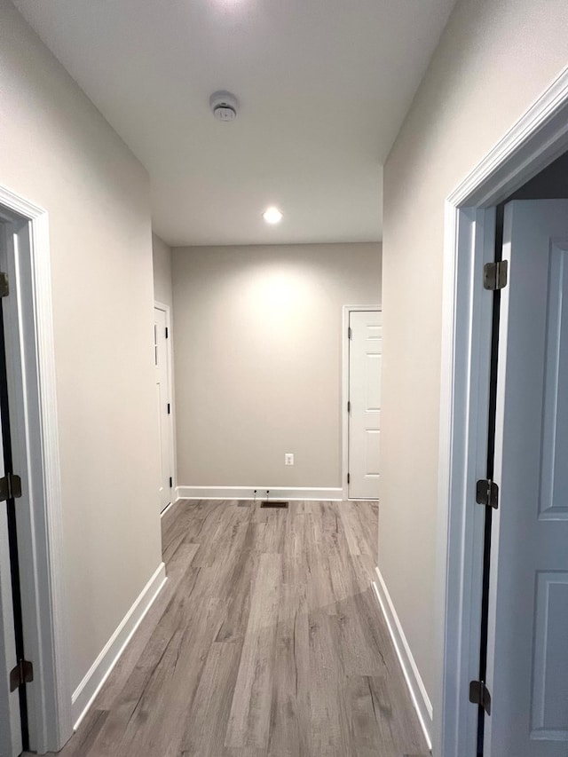 94 Dingley Rd, Va, VA 22520 - hall featuring wood finished floors and recessed lighting