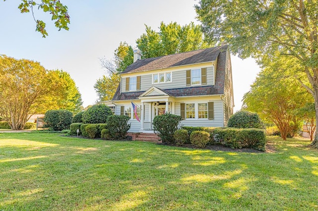 view of front of house featuring a front yard