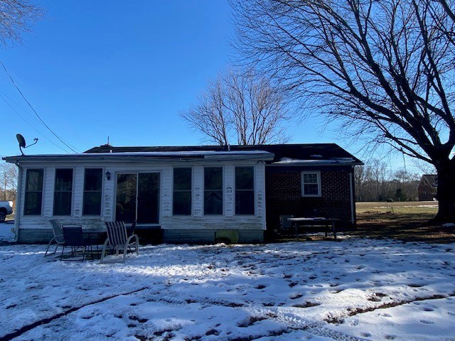 view of front of house with entry steps