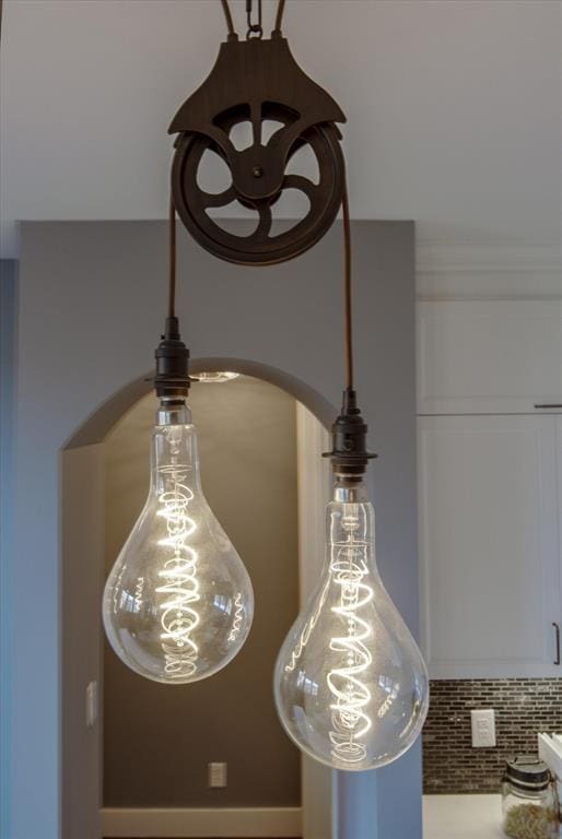 room details featuring tasteful backsplash