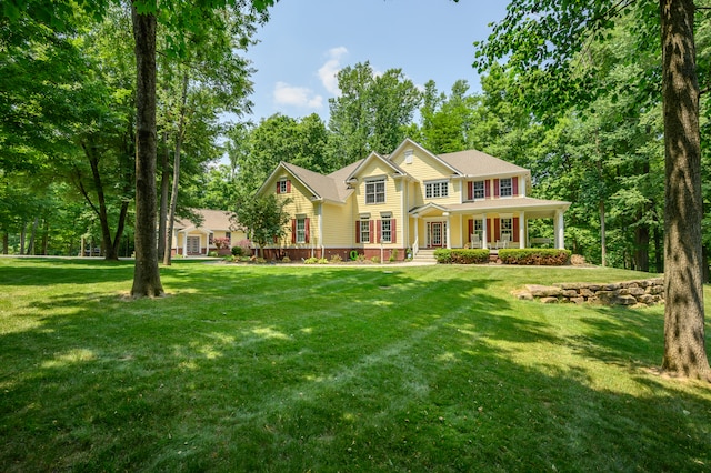 view of front of property with a front yard