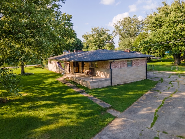 Listing photo 2 for 2129 Woodcrest Rd, Indianapolis IN 46227