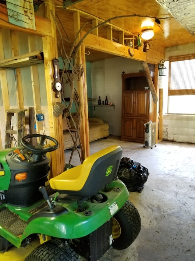 643 Pratt St, Greenfield, IN 46140 - view of garage
