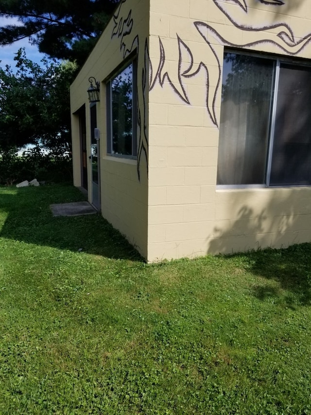 643 Pratt St, Greenfield, IN 46140 - view of property exterior with a yard