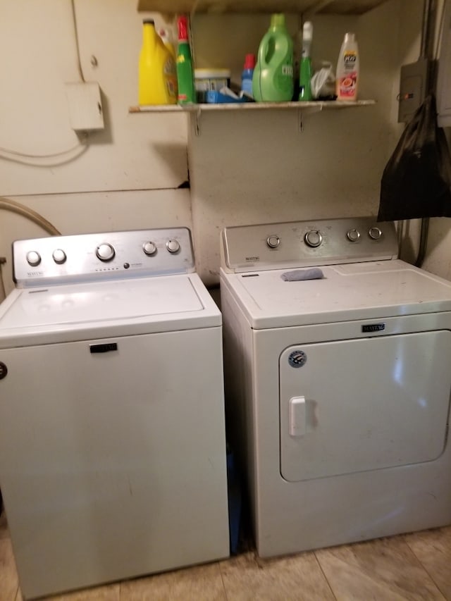 643 Pratt St, Greenfield, IN 46140 - laundry area featuring light tile flooring and washing machine and dryer