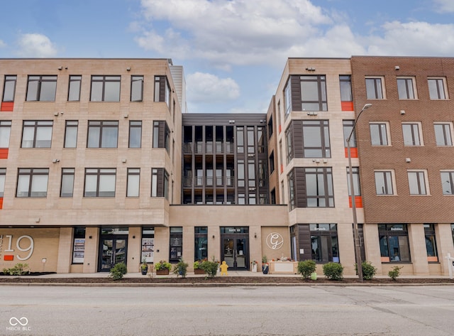 319 E 16th St Unit 207, Indianapolis, IN 46202 - view of building exterior
