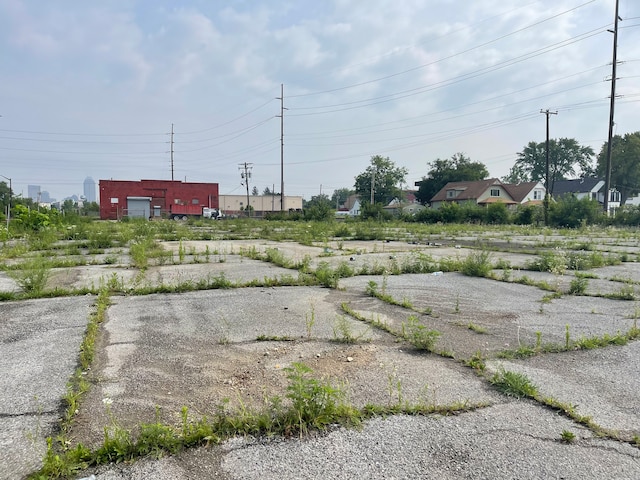 Listing photo 2 for 1915 Madison Ave, Indianapolis IN 46225