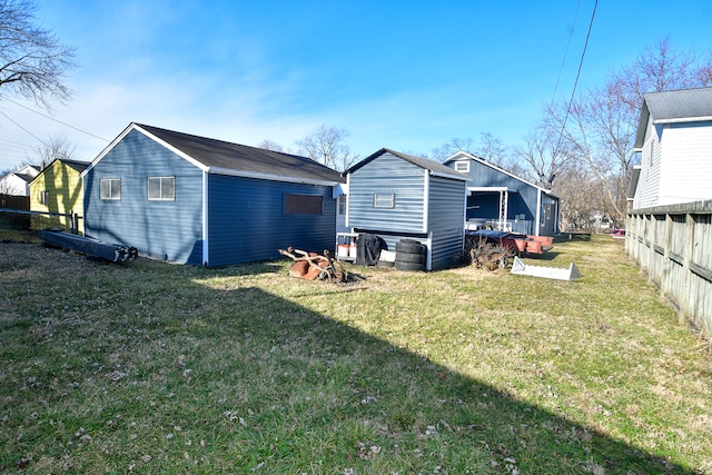 view of yard with a storage unit