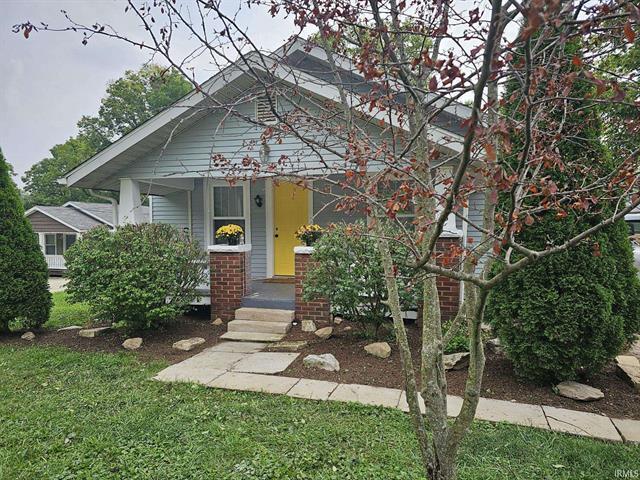 view of front of home featuring a porch